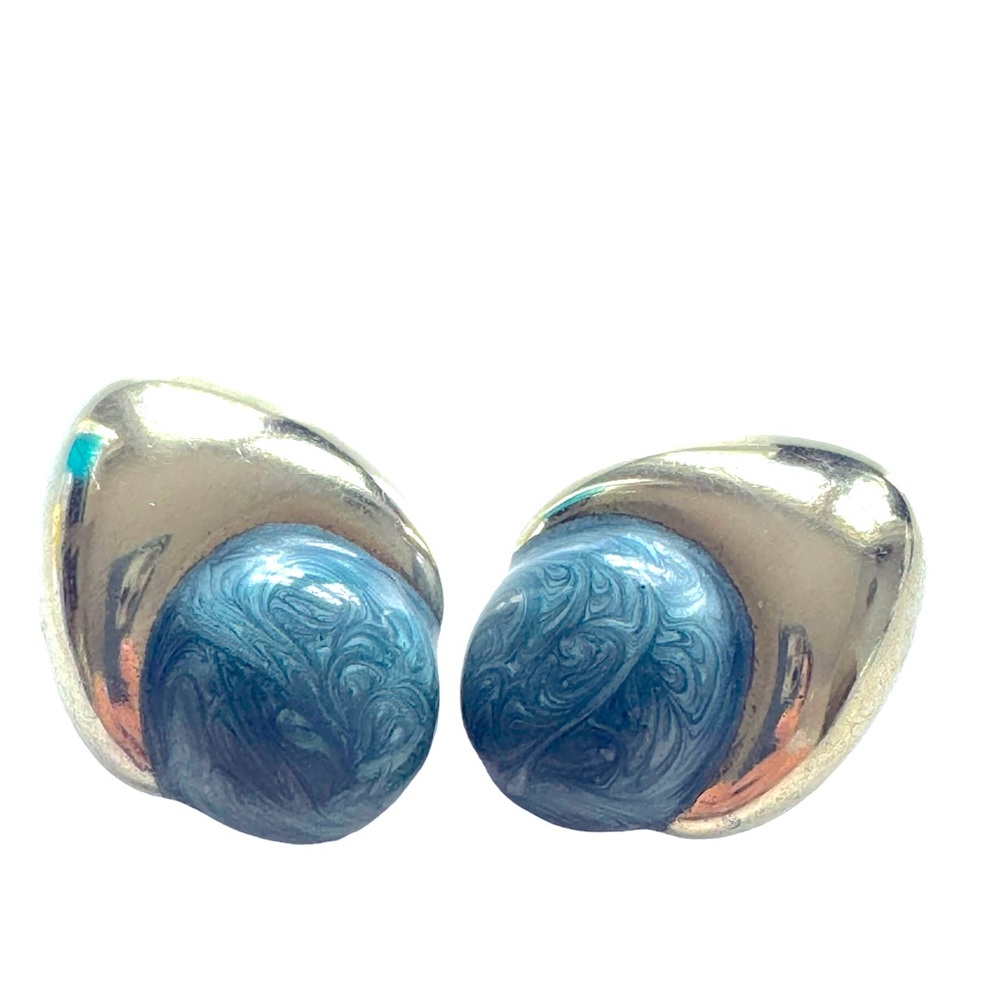 Silver tear-shaped earrings with blue stone.